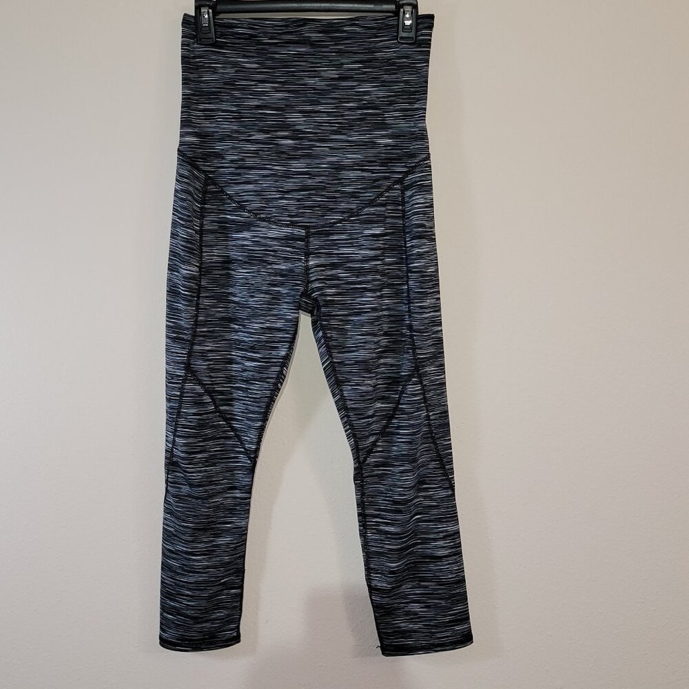 a: glow Active Maternity Capri Leggings Black Gray Women’s Medium Maternity